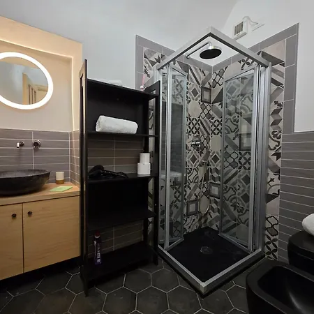 Old Town, Spacious Flat By The Sea And Wifi Lejlighed