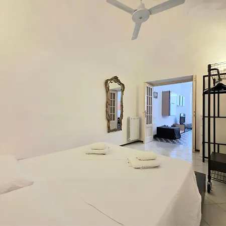 Old Town, Spacious Flat By The Sea And Wifi