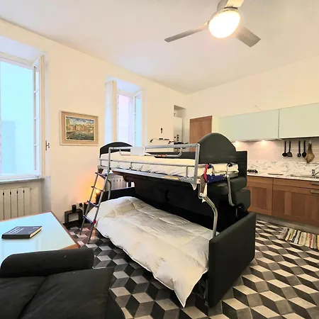 Old Town, Spacious Flat By The Sea And Wifi *