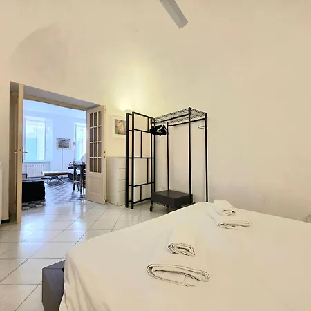 Old Town, Spacious Flat By The Sea And Wifi Lejlighed *