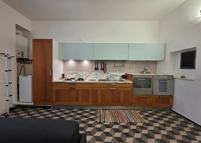 Old Town, Spacious Flat By The Sea And Wifi
