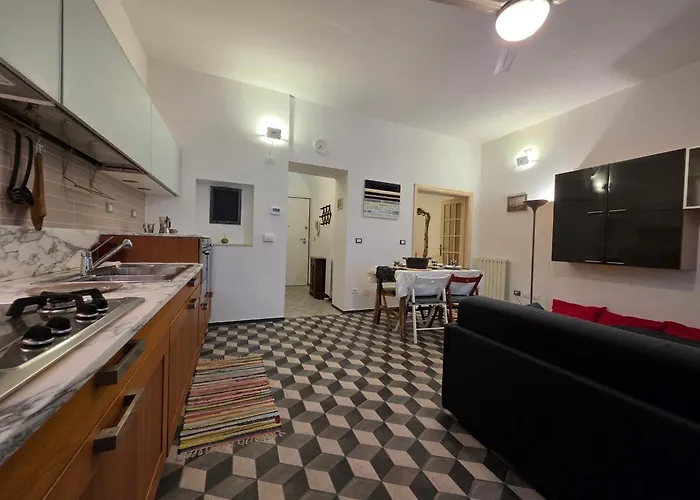 Apartment Old Town, Spacious Flat By The Sea And Wifi Loano